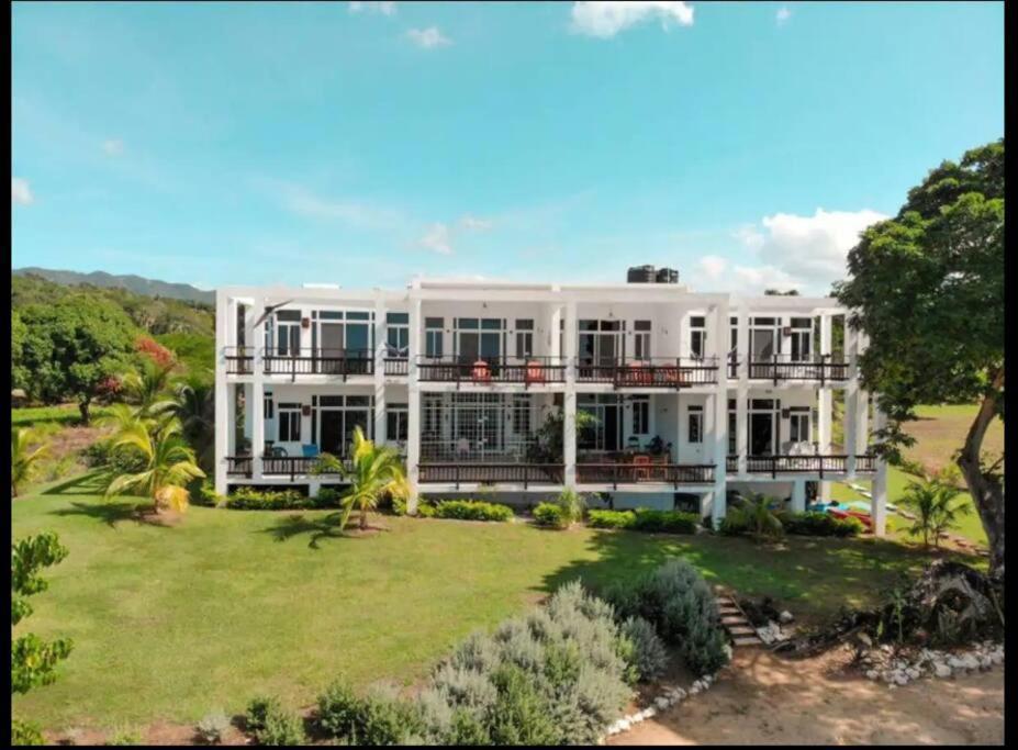 Ivy'S Cove Beach Side Condo - Luxury Villa Whitehouse Exteriér fotografie